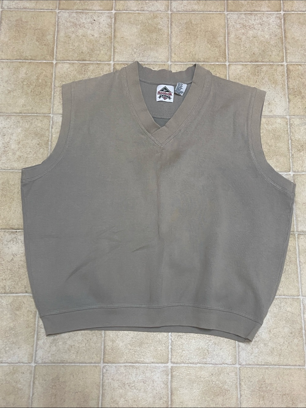 Reebok GOLF Men’s V-Neck Sweater Vest — Taupe/Beige Vintage 80s 90s Size XL